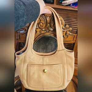Elegant  Coach Tan Leather Handbag